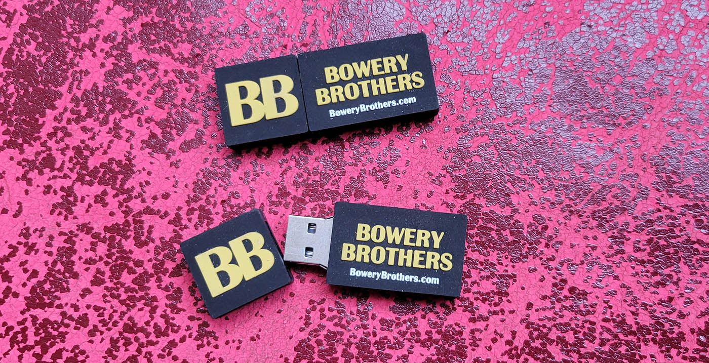 Bowery Brothers 8 GB Flash Drive